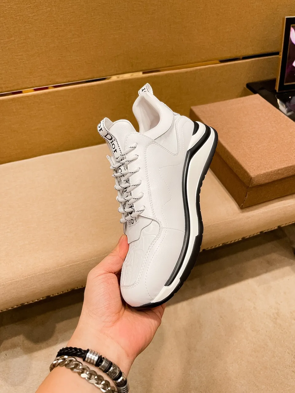 Men's shoes💰 420💰🔥[Dior]🔥High-end brand of men's shoes official website 1:1 latest masterpiece: the upper is made of Italian imported first-layer cowhide with a comfortable and breathable lining➕original non-slip and wear-resistant outsole🔥, making walking more convenient and comfortable! An exclusive new model, a stunning work, a beautiful 1:1 replica [color] compared to the official quality! Create a fashionable personality to set off your uniqueness! A must-have for trendy men! Classic🔥Size: Male 38-44 2⃣️colors available🔥